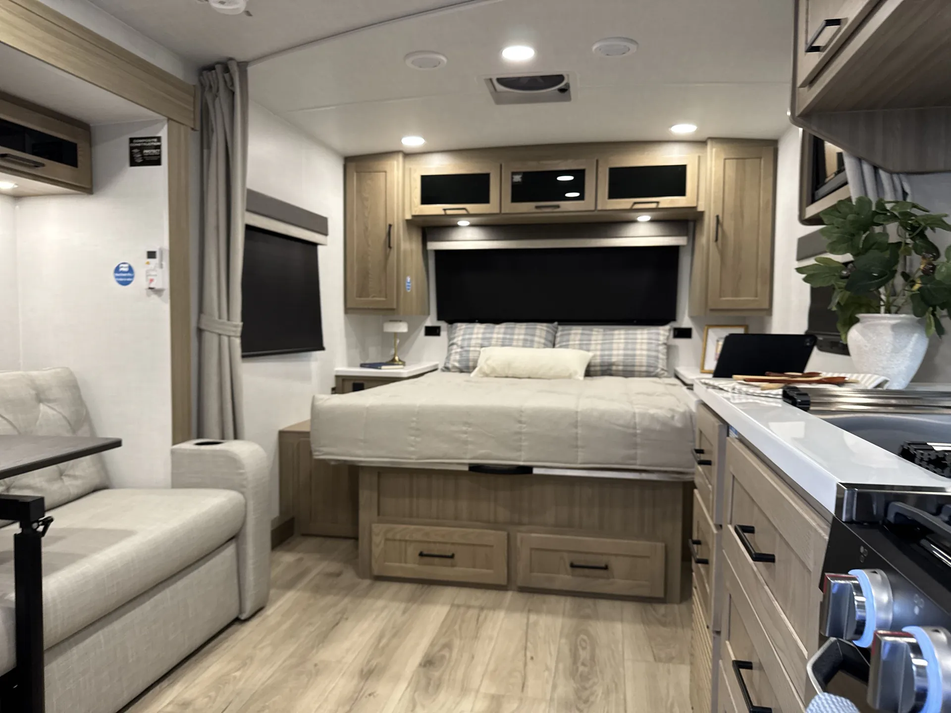 2027 Forest River Rockwood Mini Lite 2109S