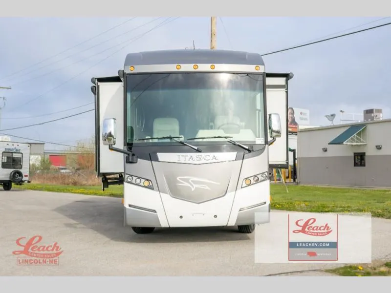 2015 Winnebago MERIDIAN 40R - Photo 4