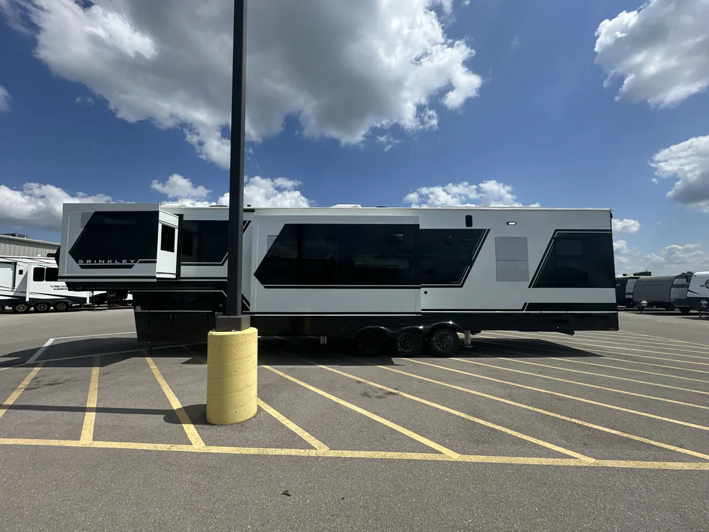 2025 Brinkley Model G 3950, Photos photo 6