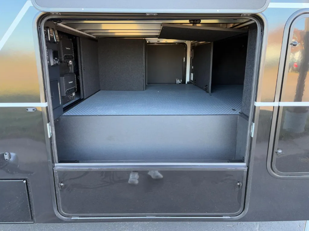 2026 Brinkley Model G 4100, Photos photo 9