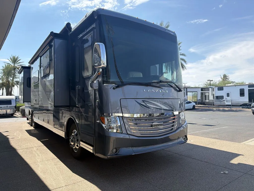 2019 Newmar Ventana 4369 - Photo 2
