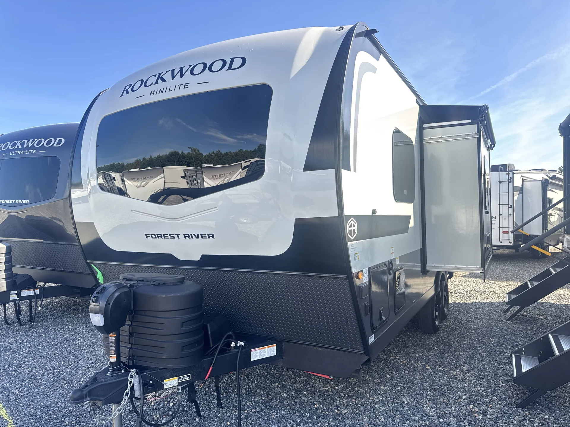 2027 Forest River Rockwood Mini Lite 2109S