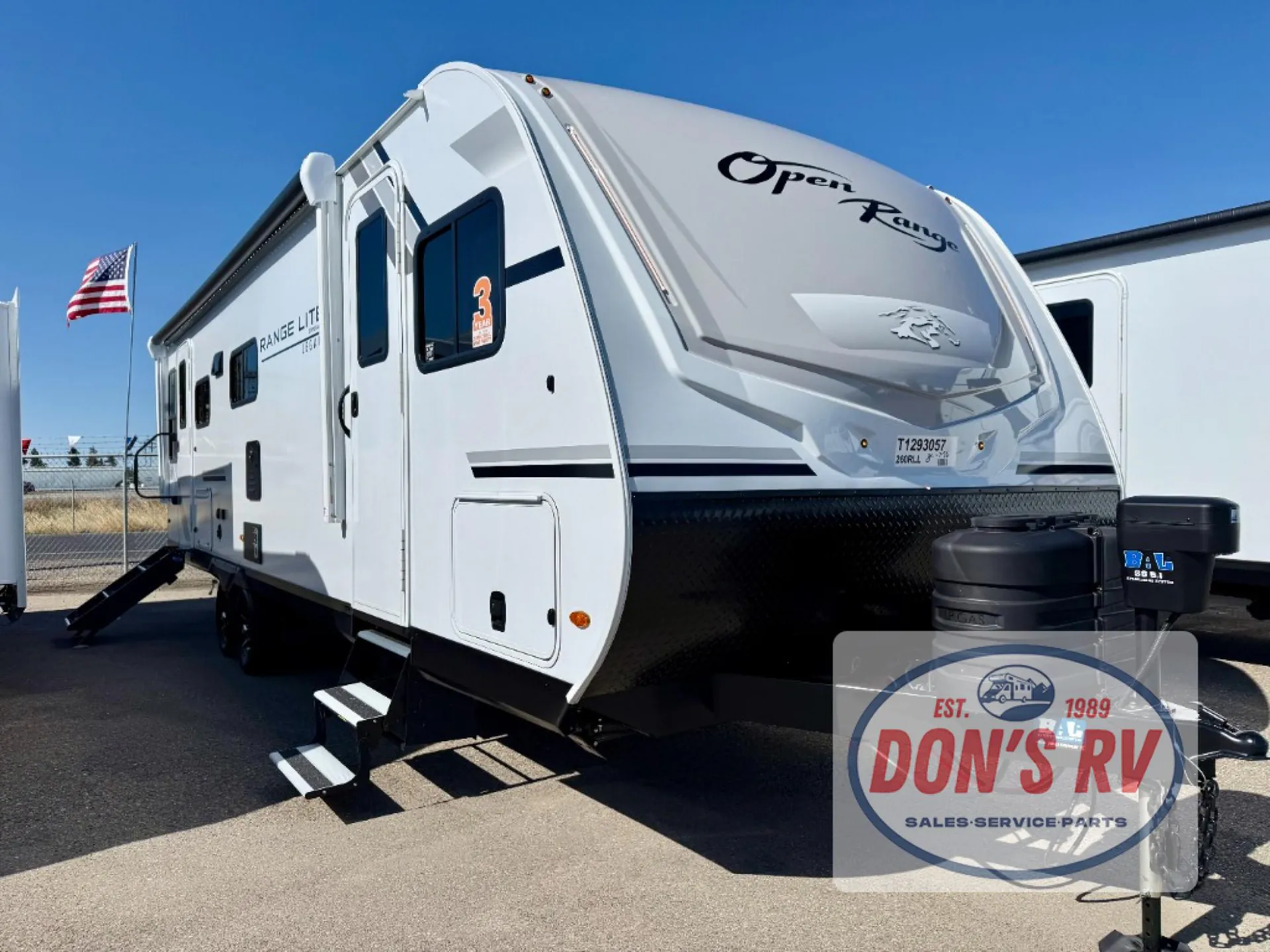 2026 Highland Ridge Range Lite 260RLL dealer photo 2 from Don's RV Center