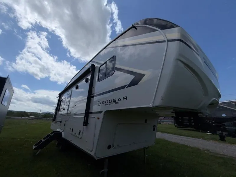2026 Keystone Cougar Half-Ton 23MLE - Photo 3
