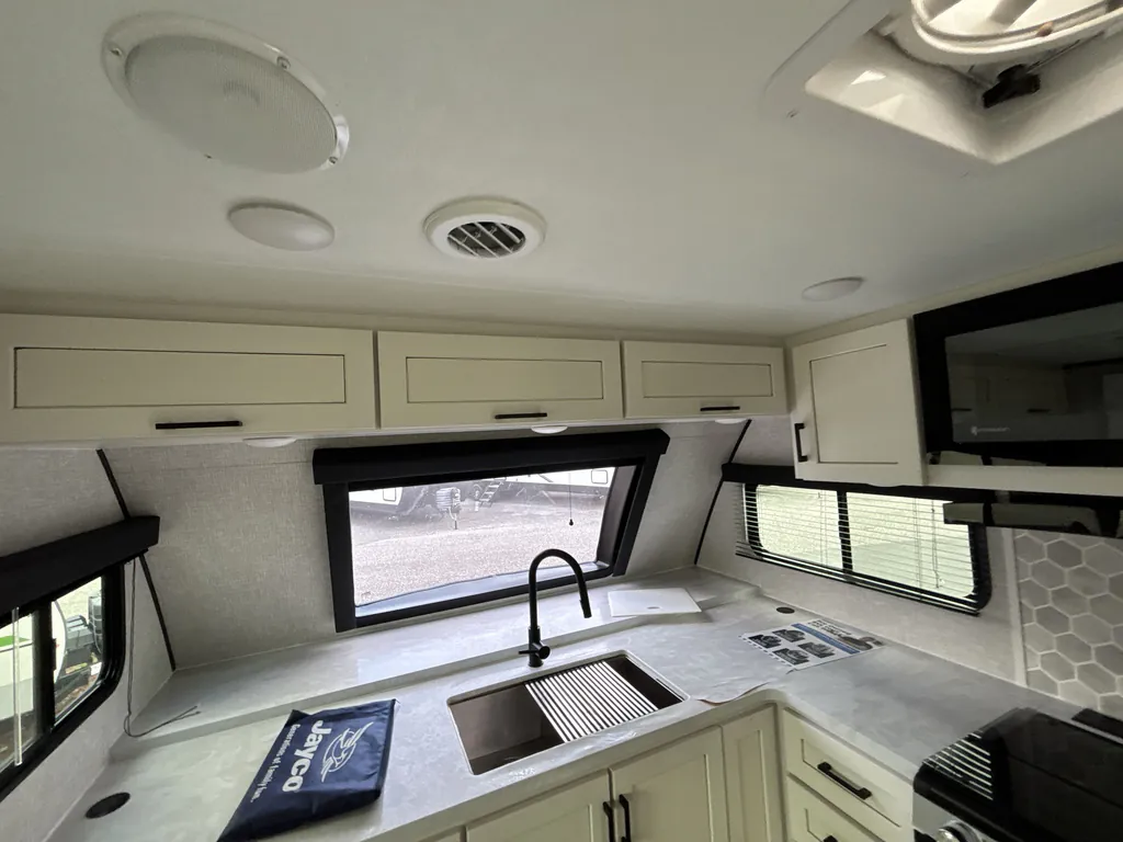 2025 Jayco Jay Feather 26FK, Photos photo 10