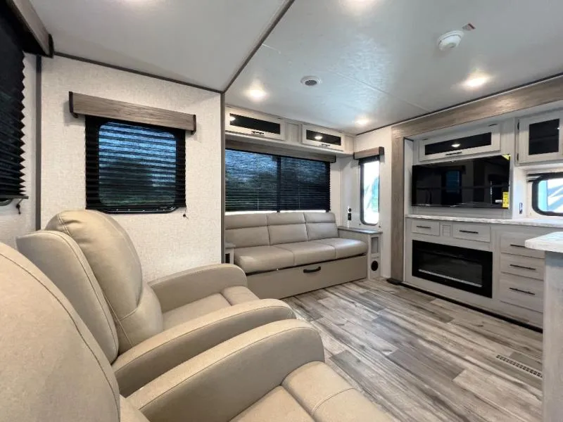 2026 CrossRoads Zinger 340LR - Photo 4