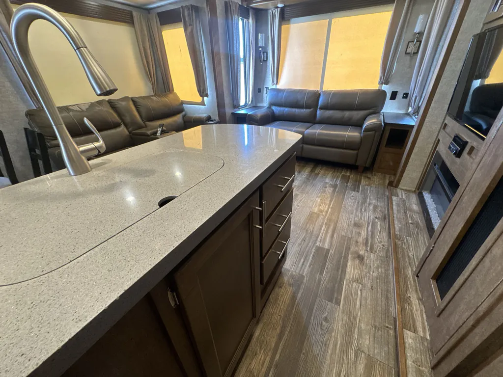 2019 Forest River Sabre 36BHQ, Photos photo 12
