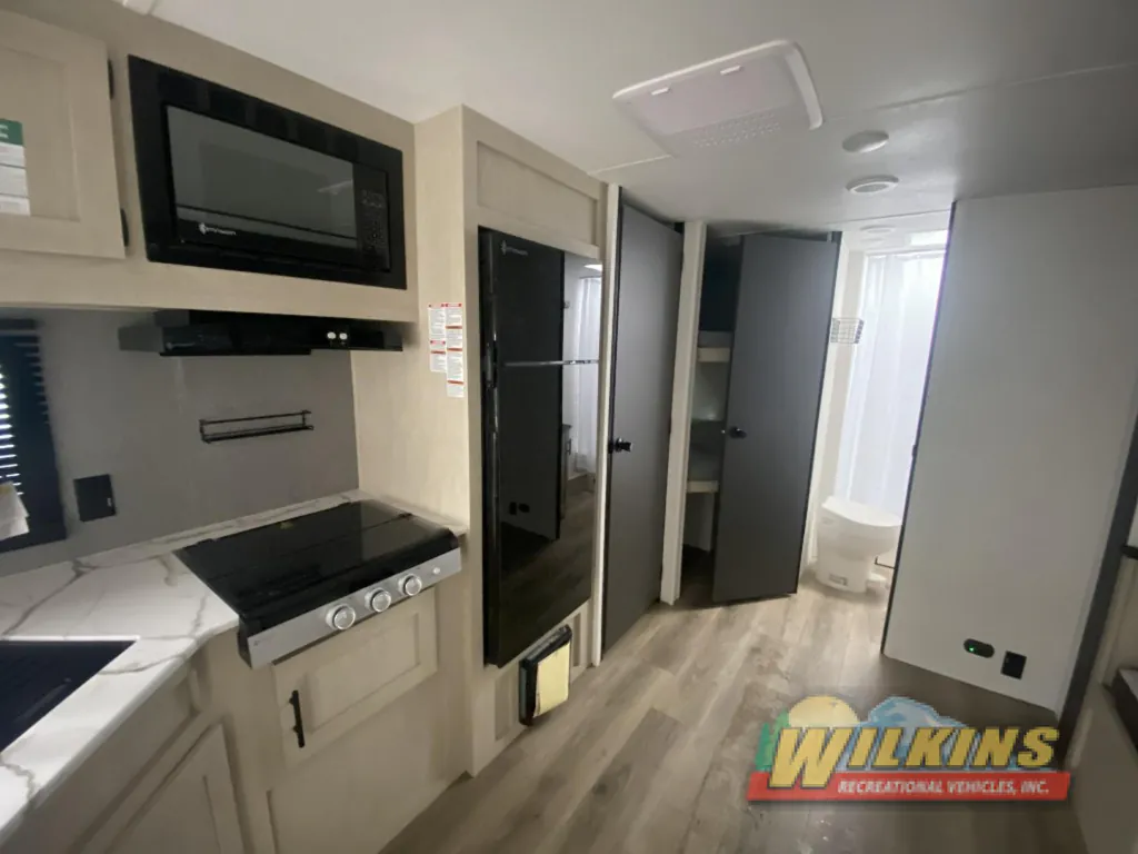 2026 Shasta RVs i-5 Edition 527BHS, Photos photo 8