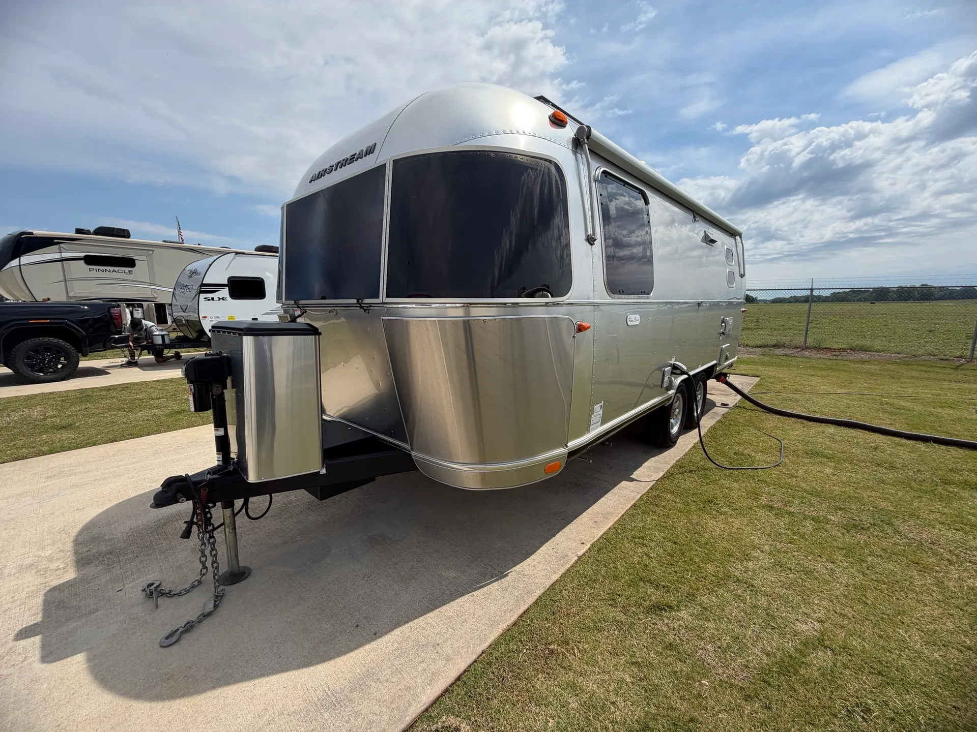 2024 Airstream Flying Cloud 23FB - Photo 4