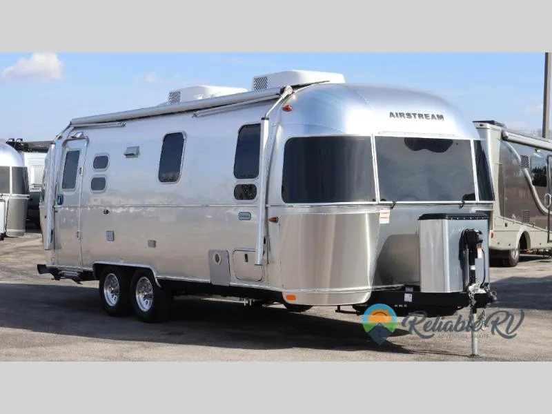 2026 Airstream Globetrotter 25FB - Photo 2
