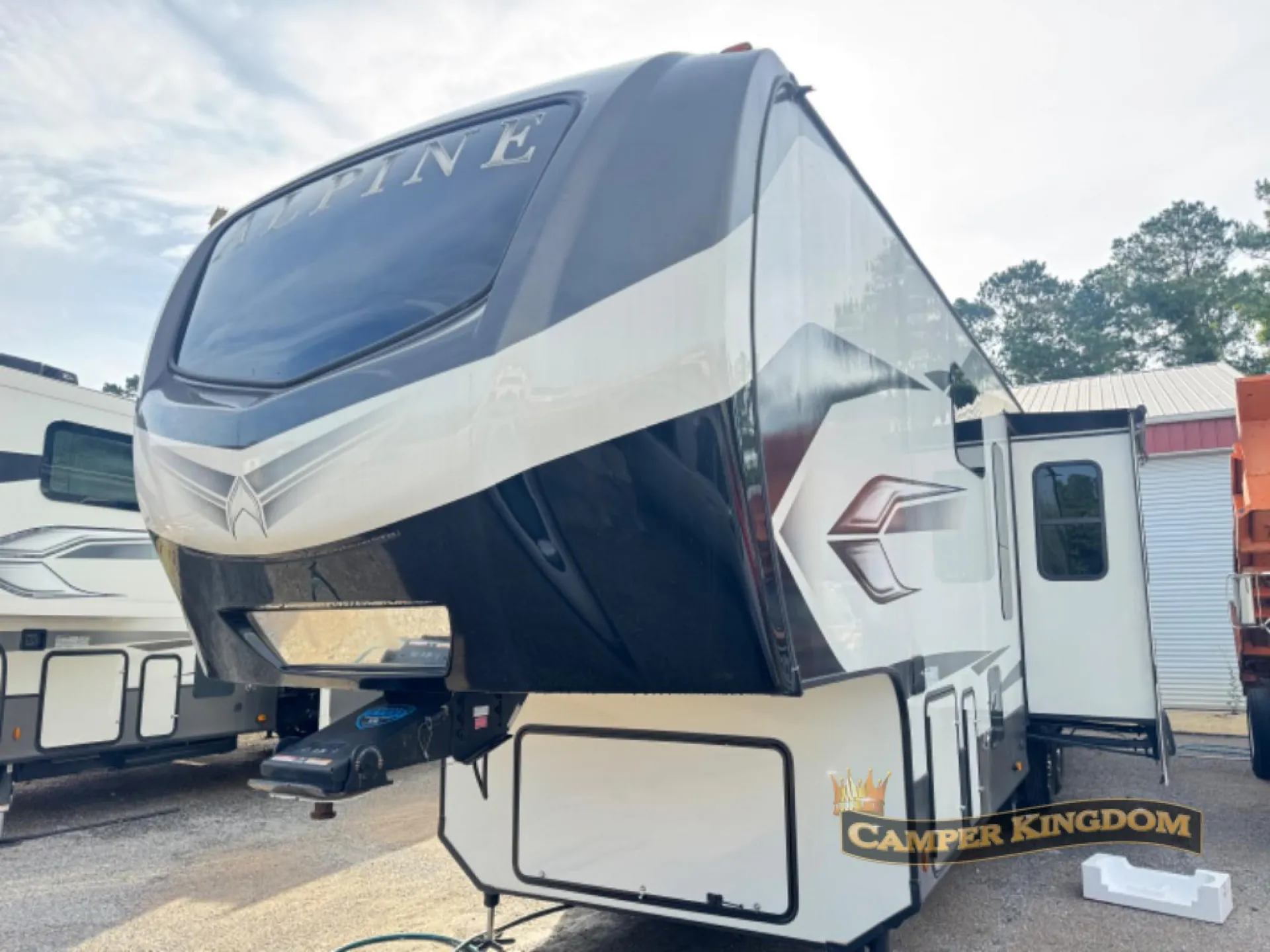 2022 Keystone Alpine 3790FK - Photo 3