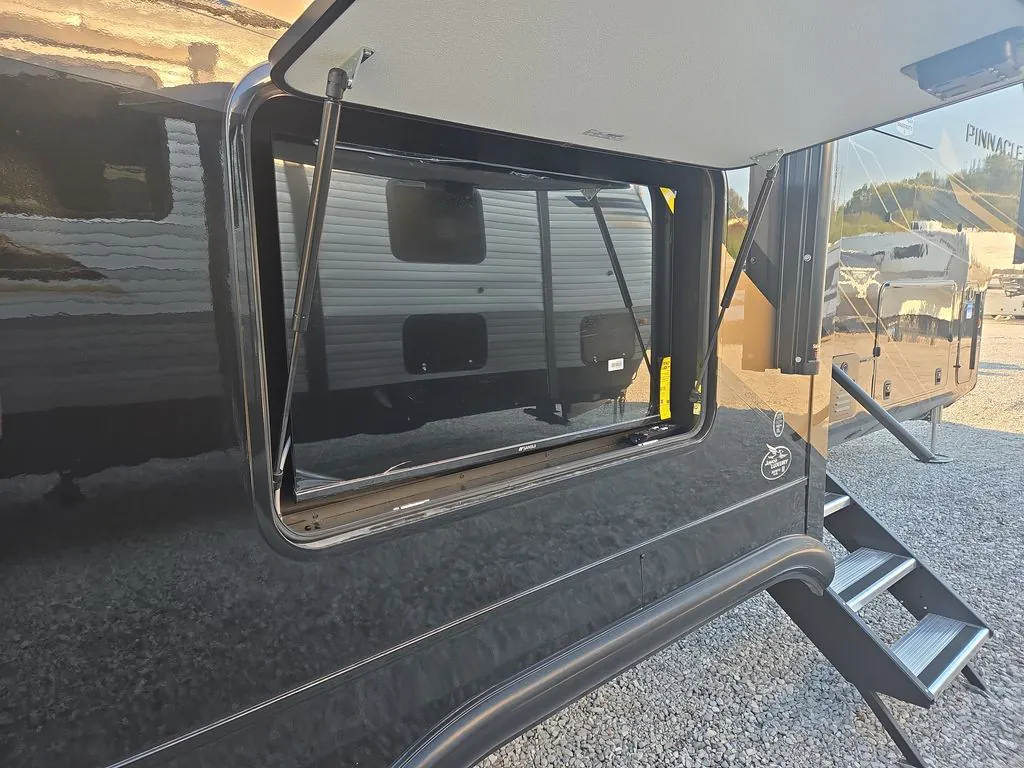 2027 Jayco Pinnacle 36FBTS, Photos photo 5