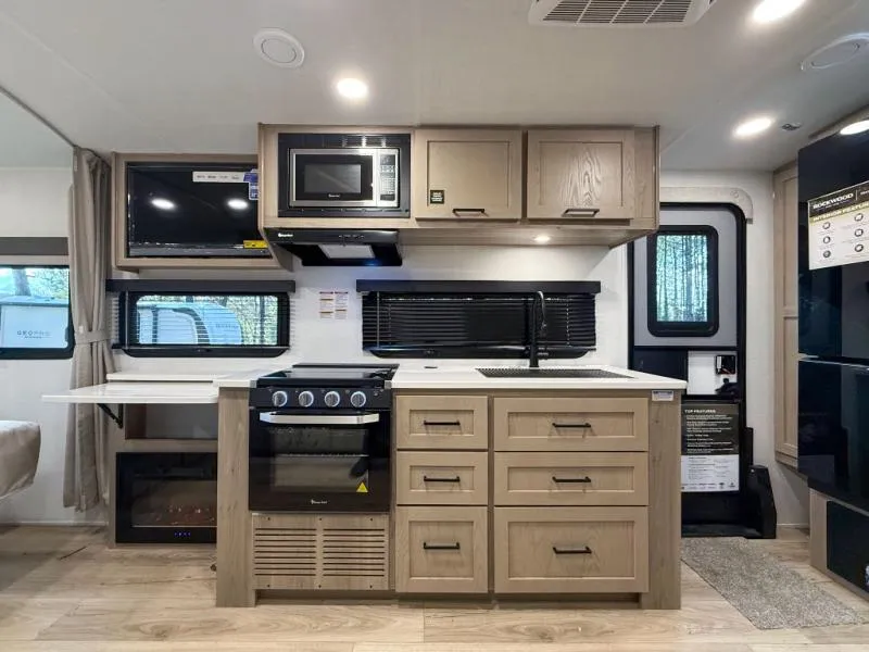 2026 Forest River Rockwood Mini Lite 2205S - Photo 3