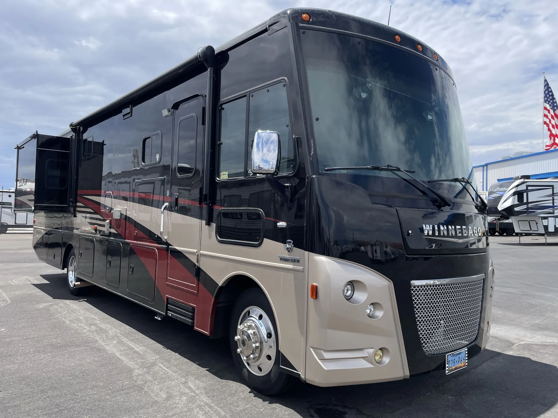 2019 Winnebago Adventurer 35F - Photo 2
