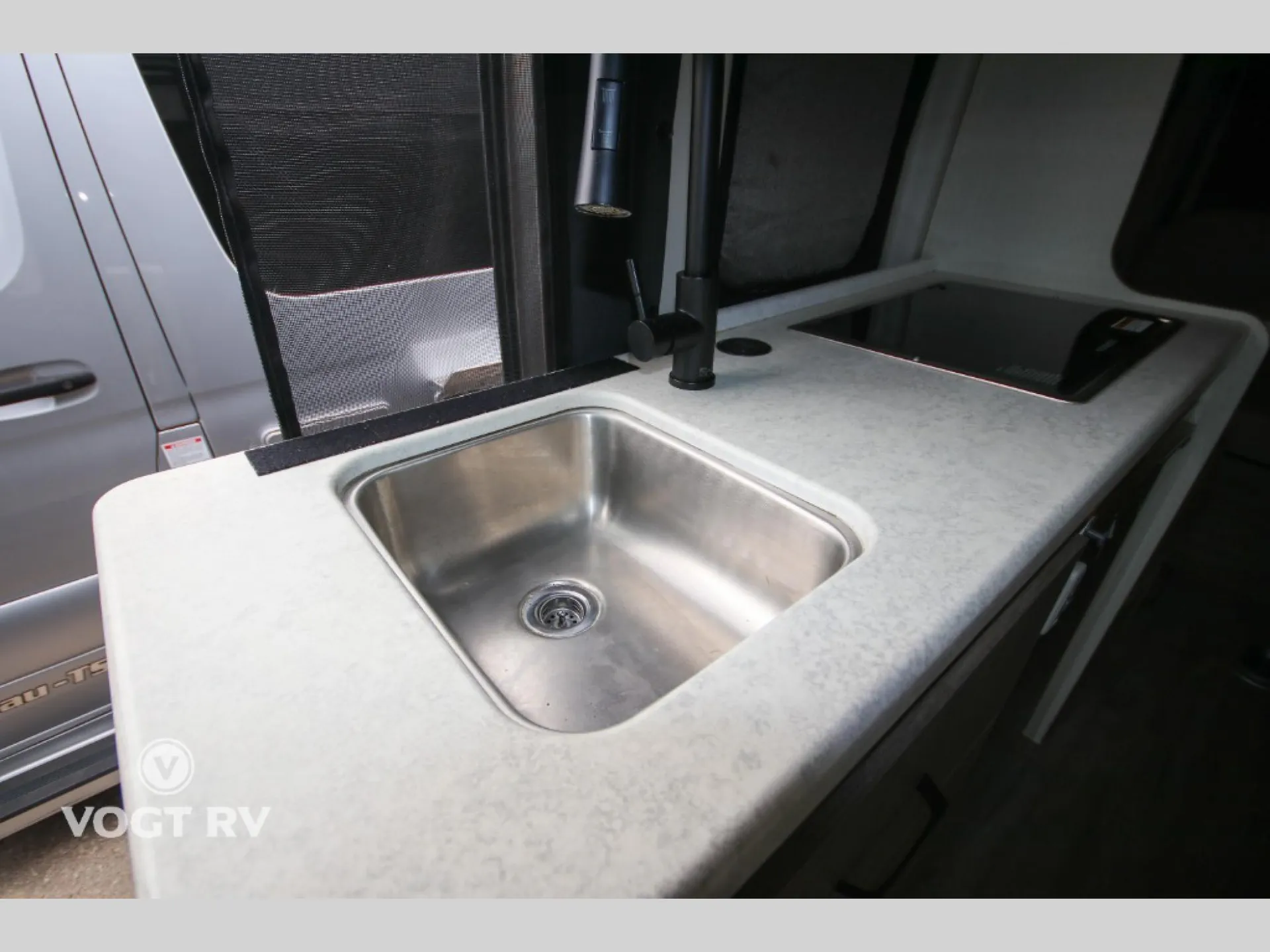 2023 Thor Motor Coach Twist 2JB - Photo 4