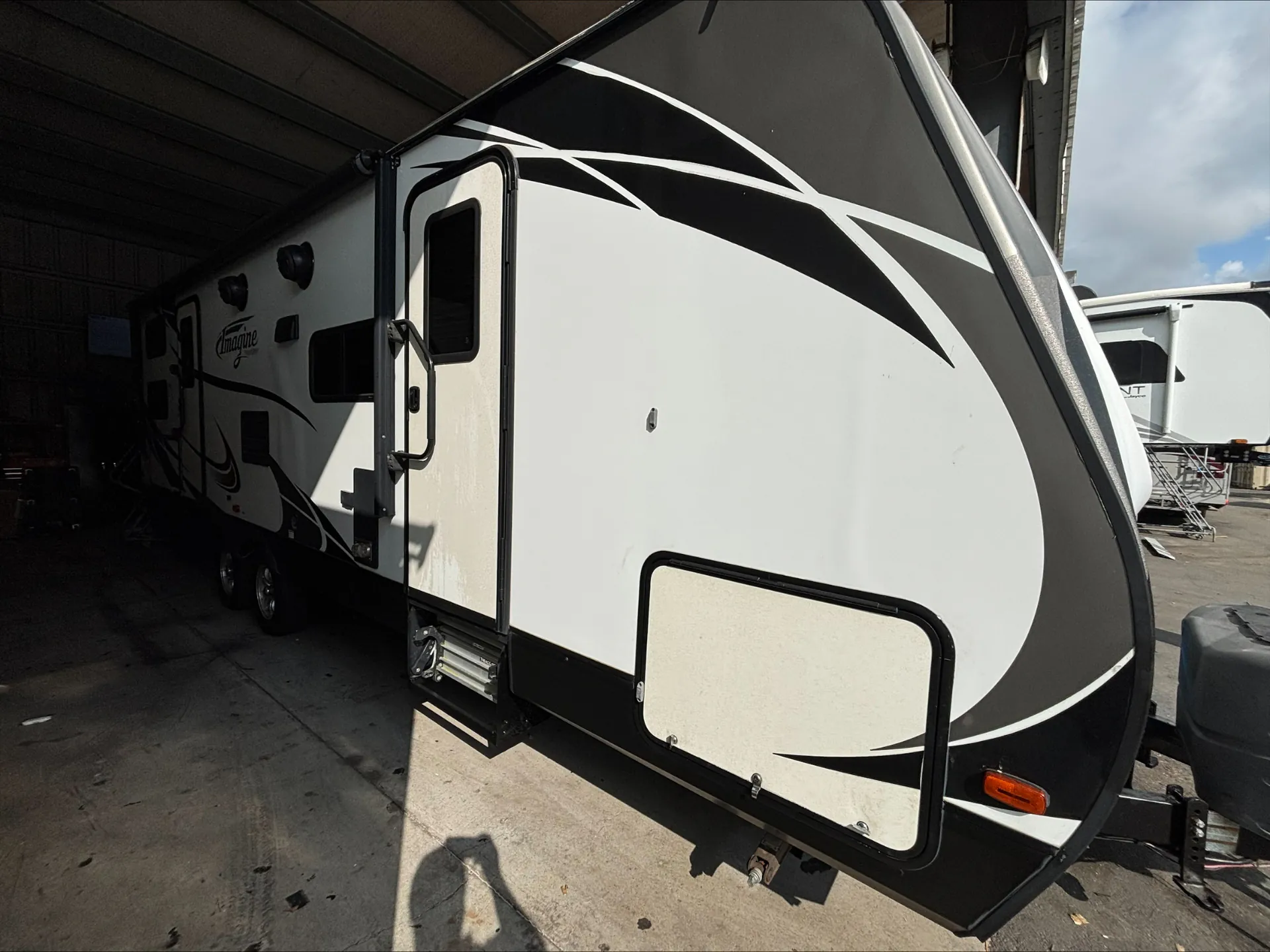 2018 Grand Design Imagine 2800BH - Photo 2