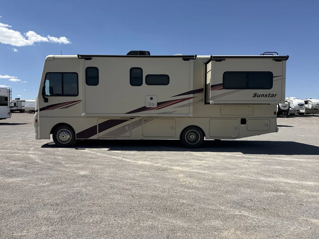 2019 Winnebago Sunstar 27P, Photos photo 6
