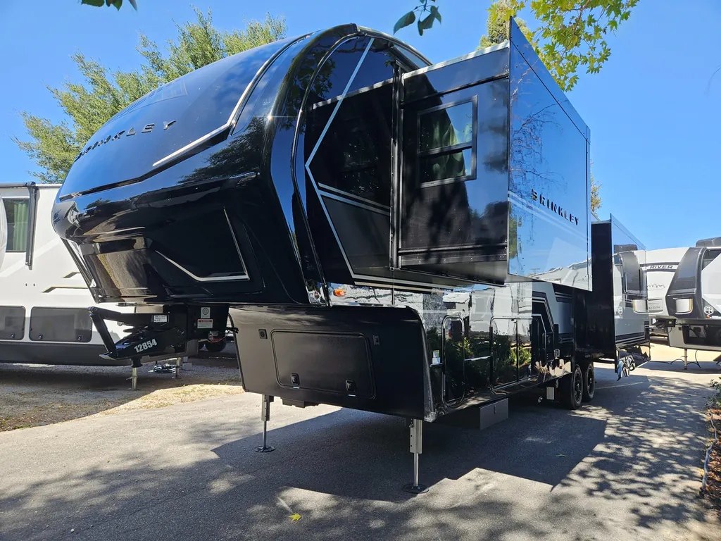 2026 Brinkley Model Z 3600, Photos photo 4
