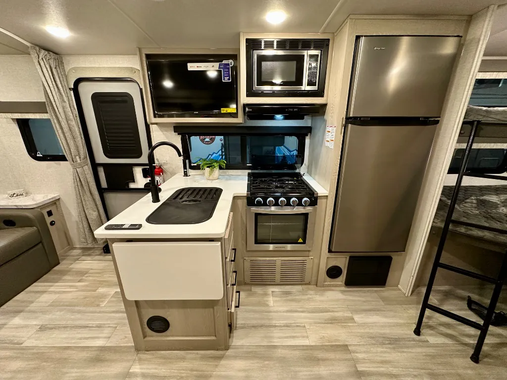 2023 Forest River Flagstaff Micro Lite 25BRDS, Photos photo 20