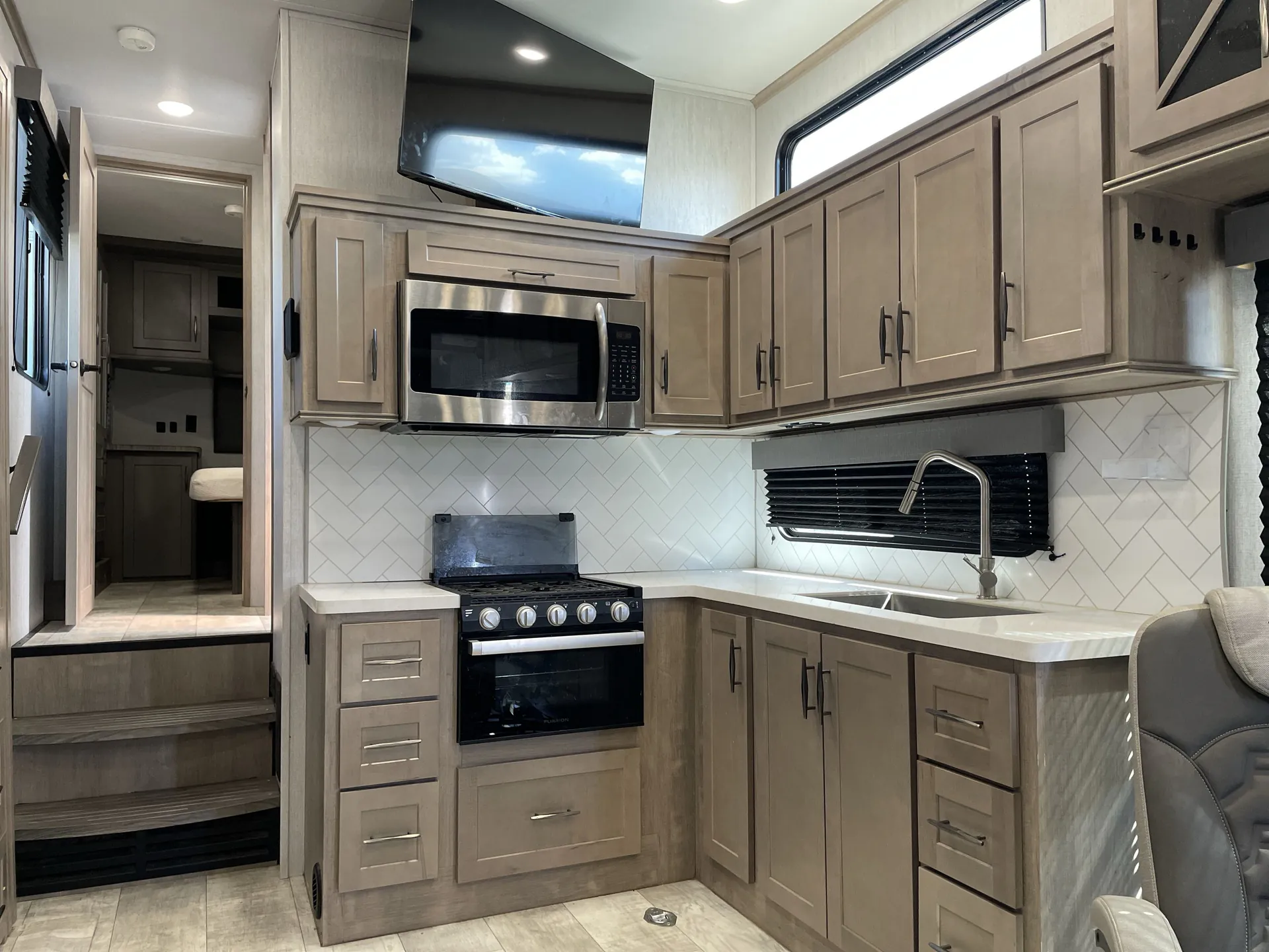 2023 Grand Design Momentum G-Class 315G — living area main