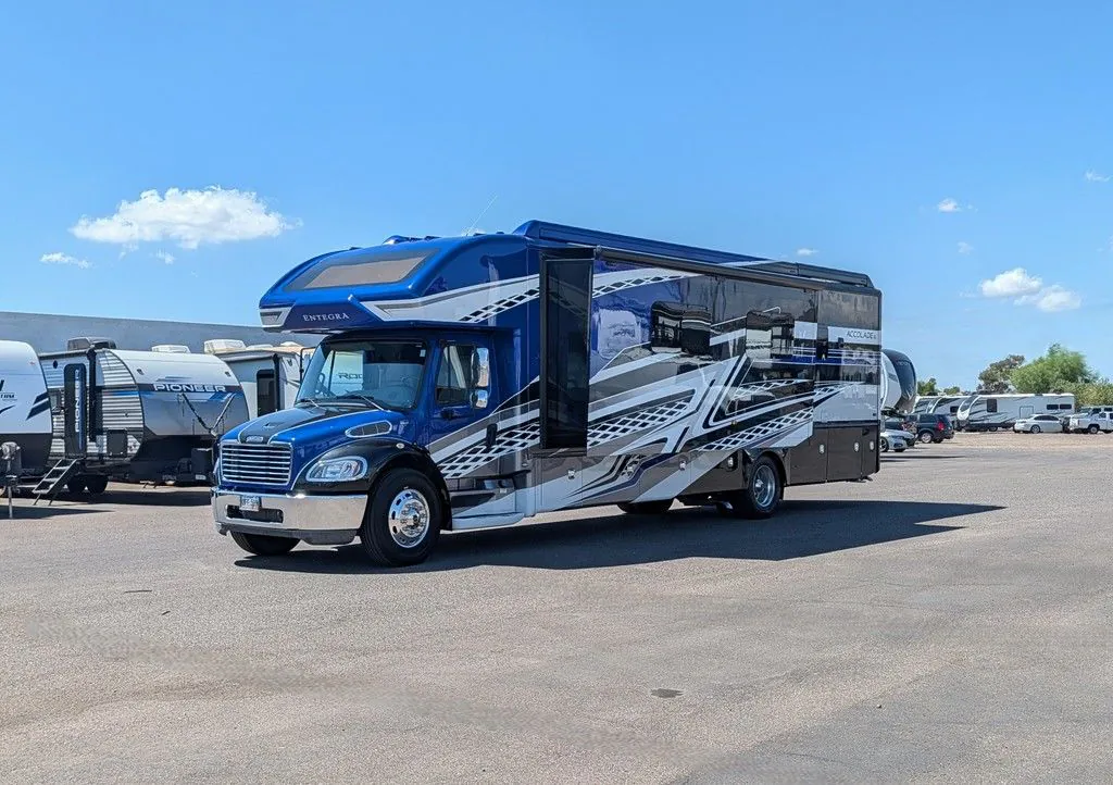 2023 Entegra Coach Accolade 37K, Photos photo 4