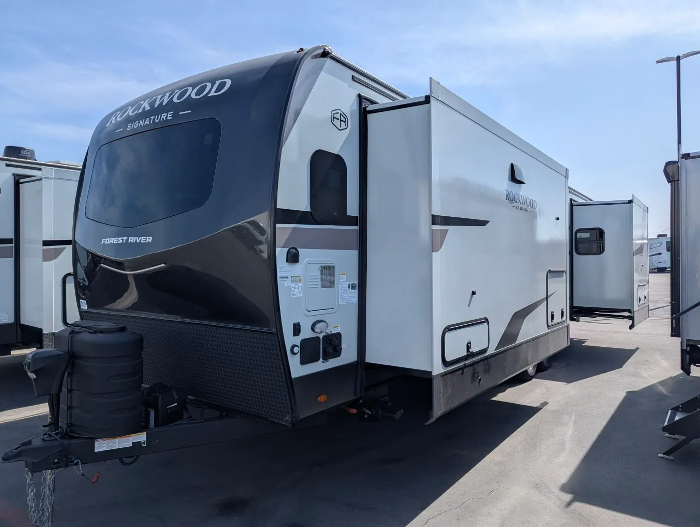 2026 Forest River Rockwood Signature 8339FK - Photo 4