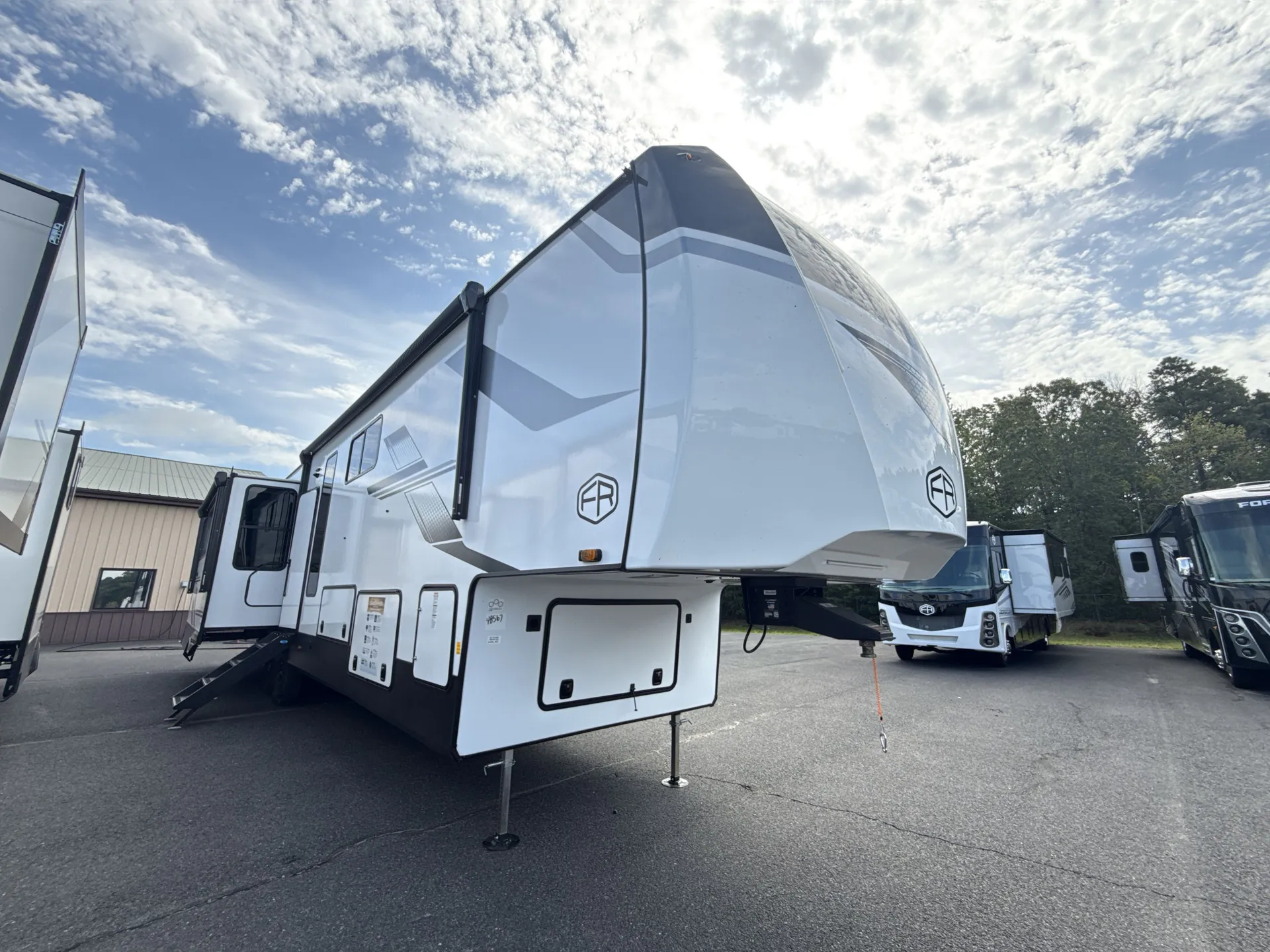 2026 Forest River Sandpiper 3900HBLR