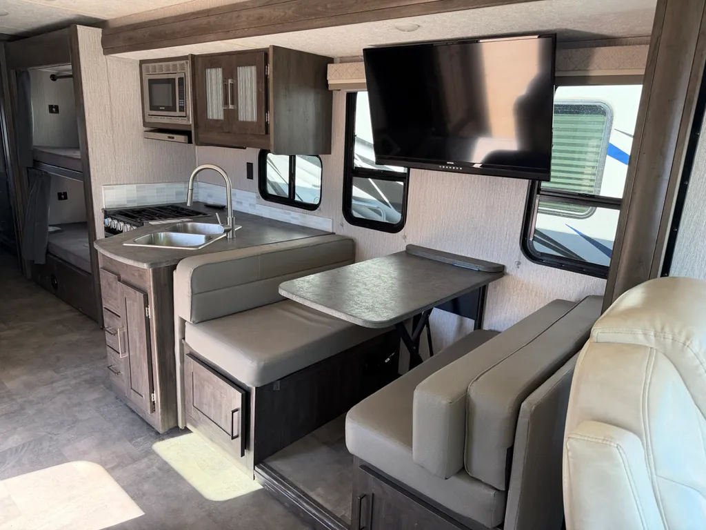 2023 Coachmen Pursuit 31BH, Photos photo 9