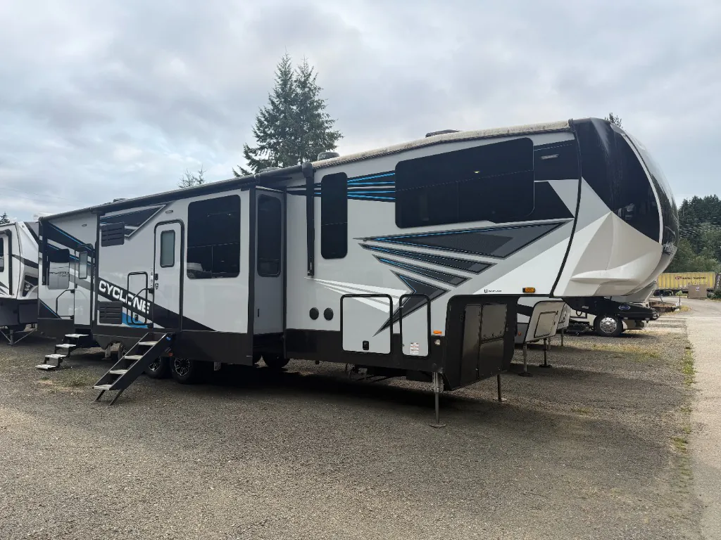 2022 Heartland Cyclone 4006