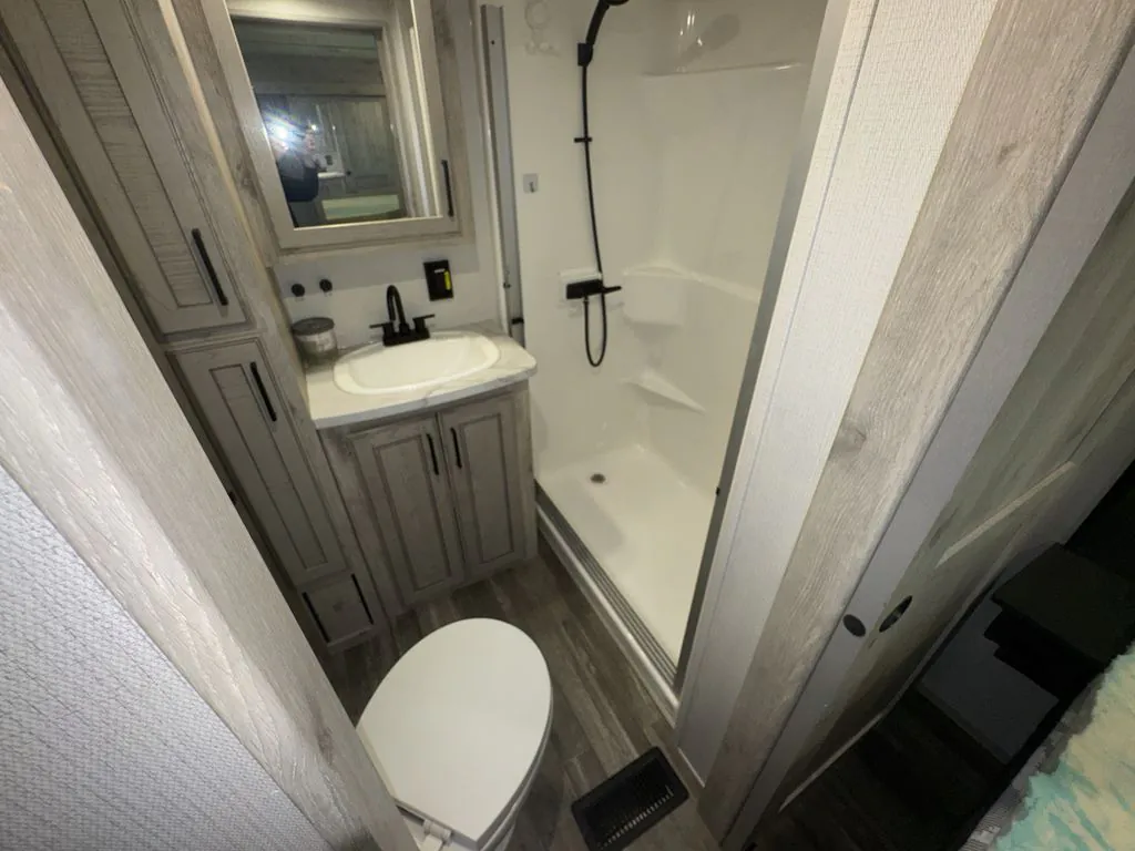 2023 Keystone Avalanche 390DS, Photos photo 27