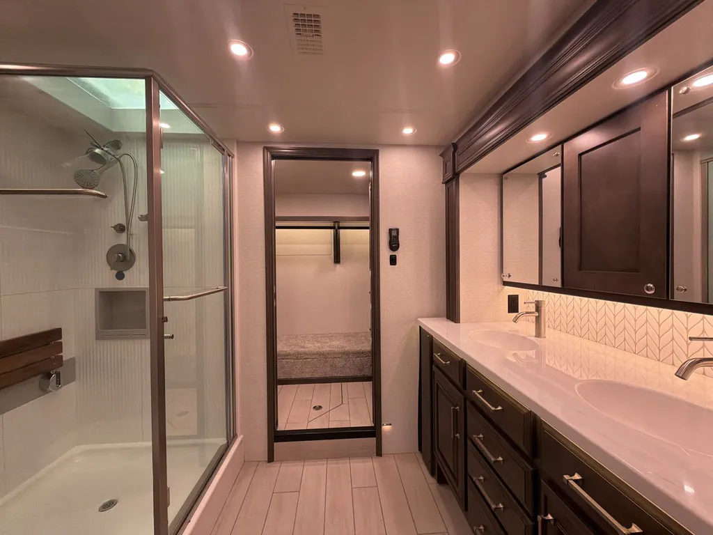 2026 Entegra Coach Aspire 44D, Photos photo 9