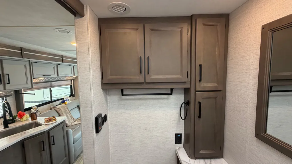 2025 Thor Motor Coach Freedom Traveler A29, Photos photo 15