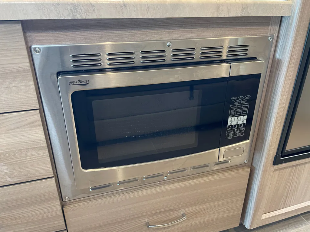 2020 Thor Motor Coach Tiburon 24FB, Photos photo 10