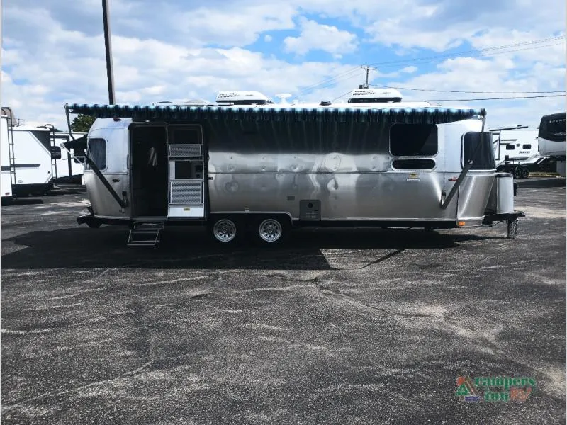 2022 Airstream International 27FB - Photo 2