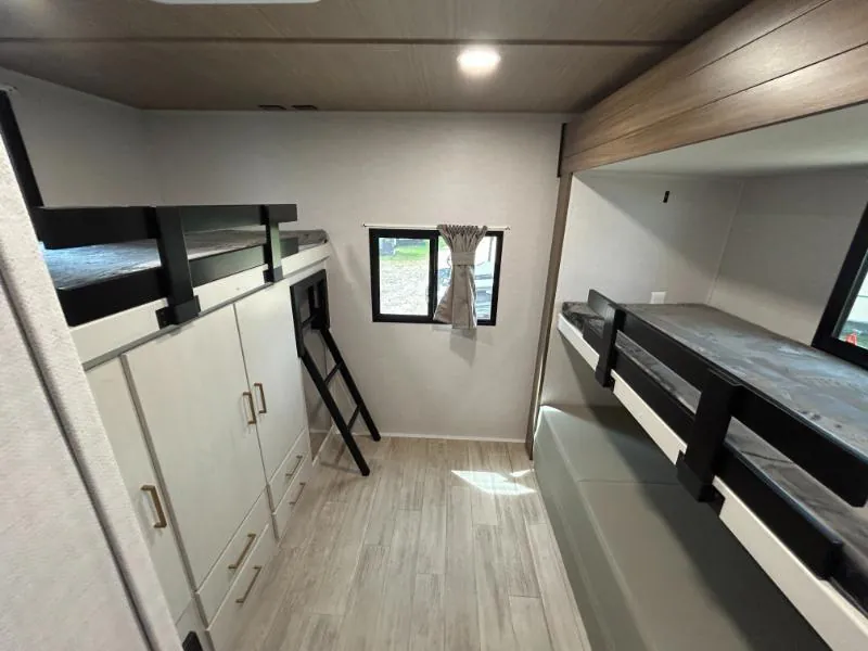 2027 Forest River Vibe 3400BH, Photos photo 19