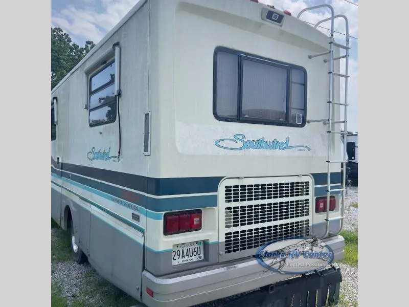 1994 Fleetwood RV southwind Used    SOUTHWIND 230 turbo diesel. - Photo 3