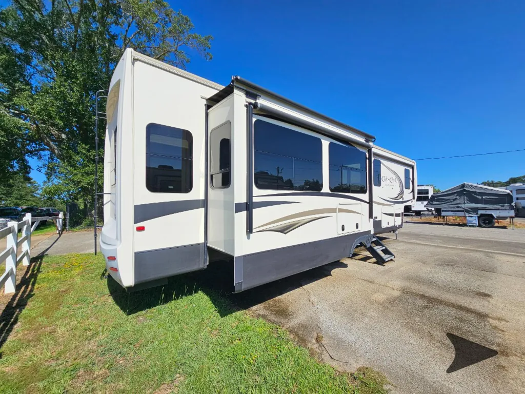 2020 Forest River Cedar Creek Champagne Edition 38EL, Photos photo 7