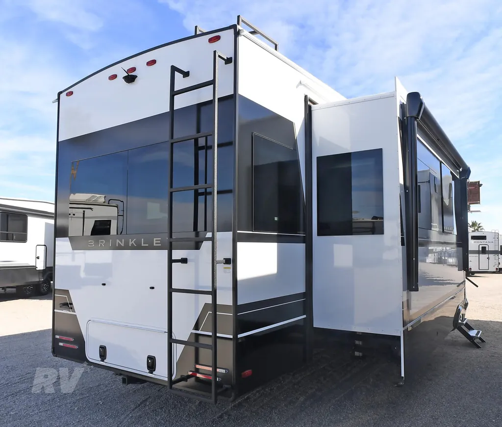 2026 Brinkley Model Z 3600, Photos photo 9