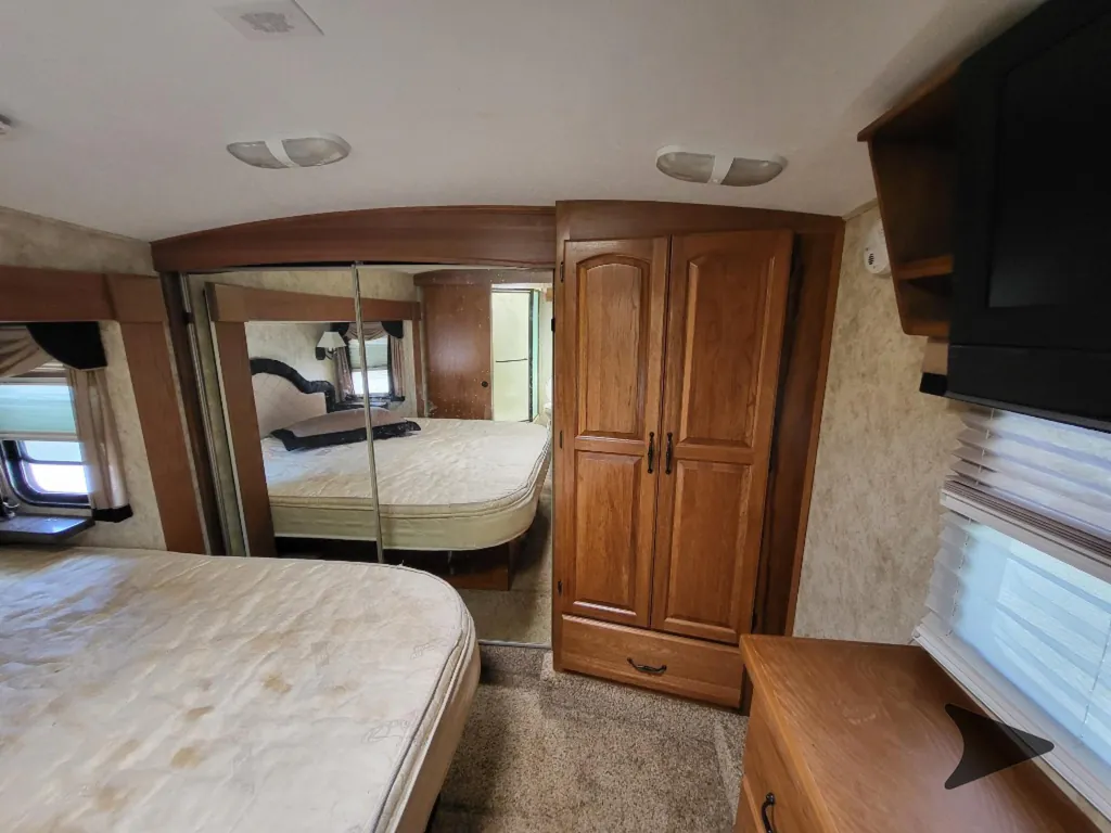 2011 Keystone Montana 3100RL, Photos photo 16