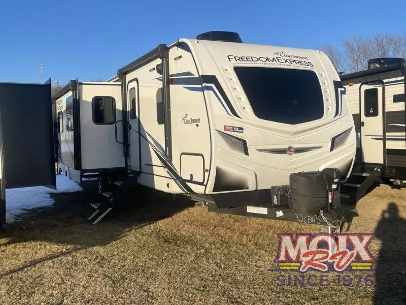 2023 Coachmen Freedom Express Liberty Edition 326BHDSLE - Photo 2
