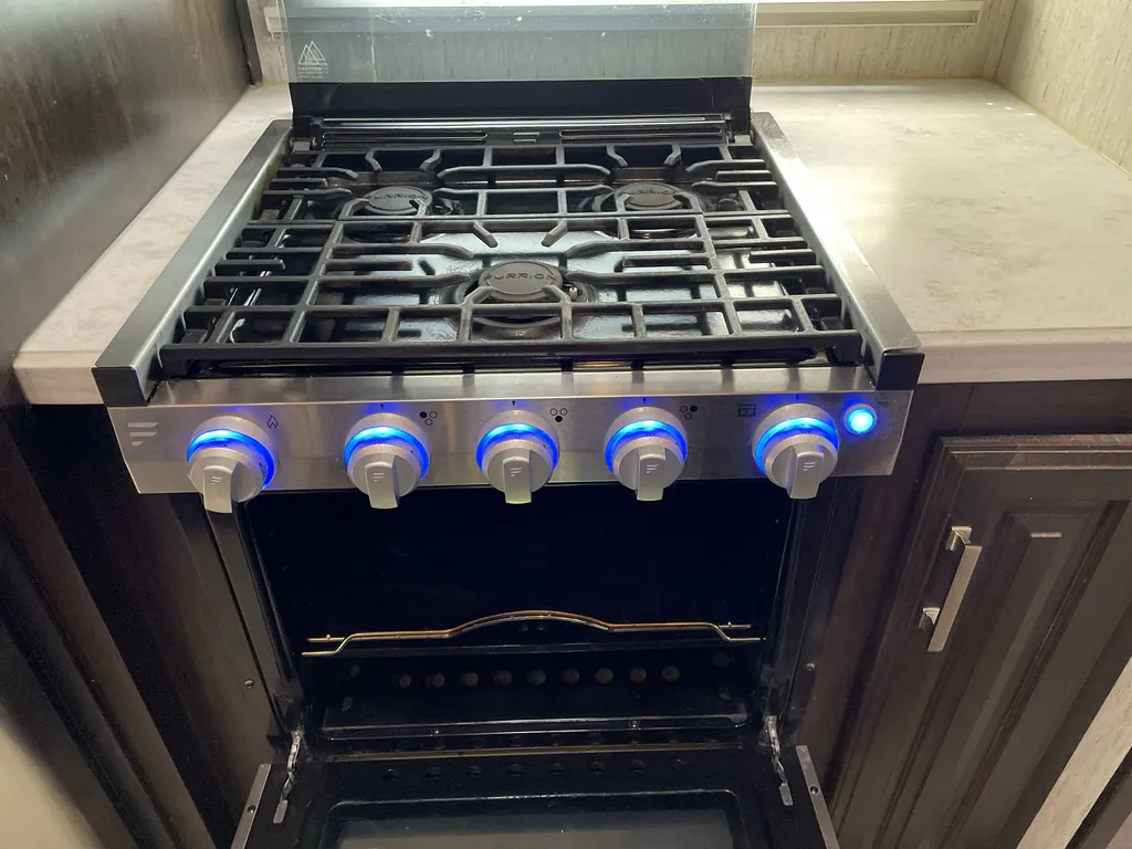 2019 Grand Design Momentum 399TH, Photos photo 11