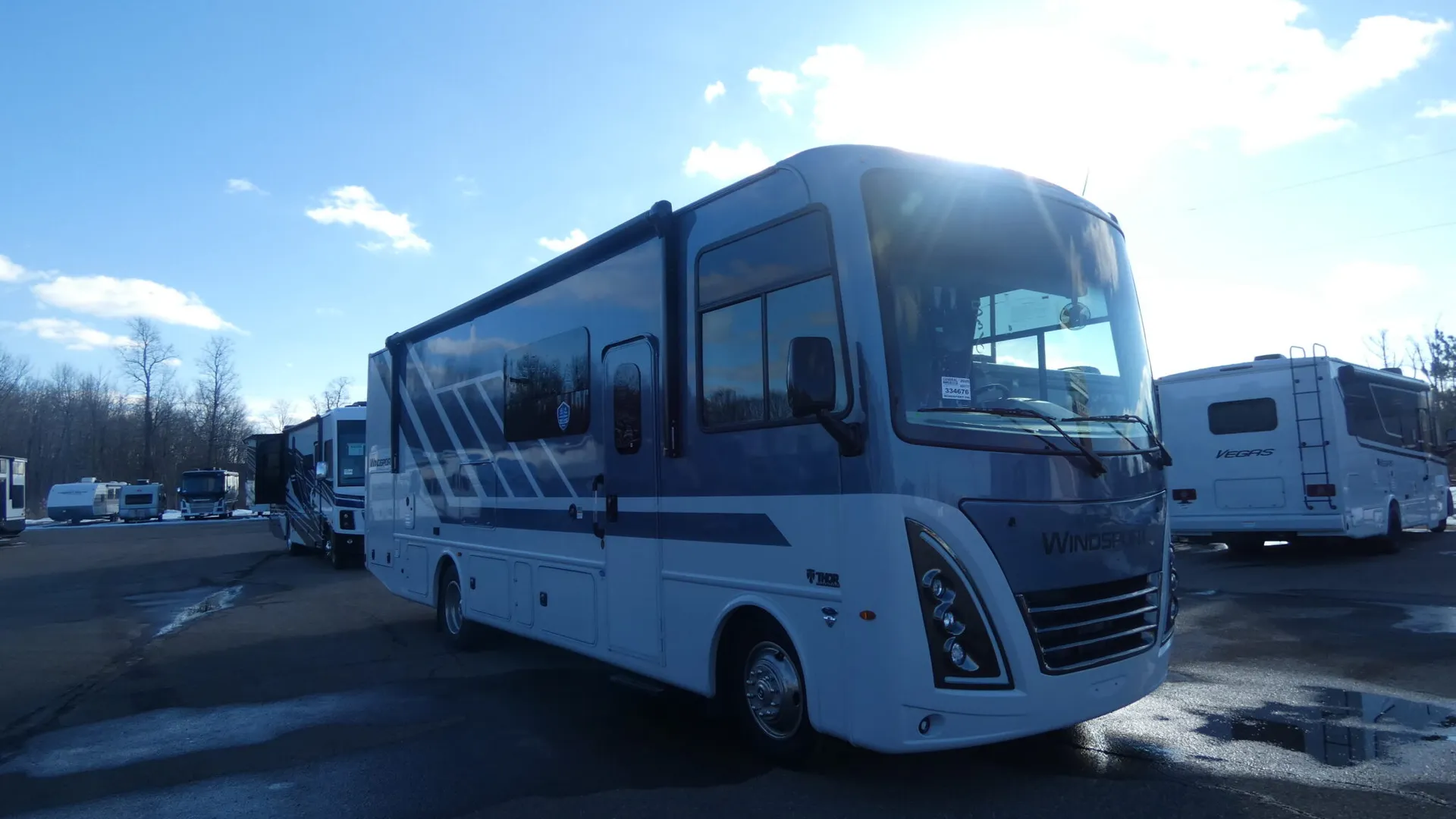 2026 Thor Motor Coach Windsport 29L - Photo 2
