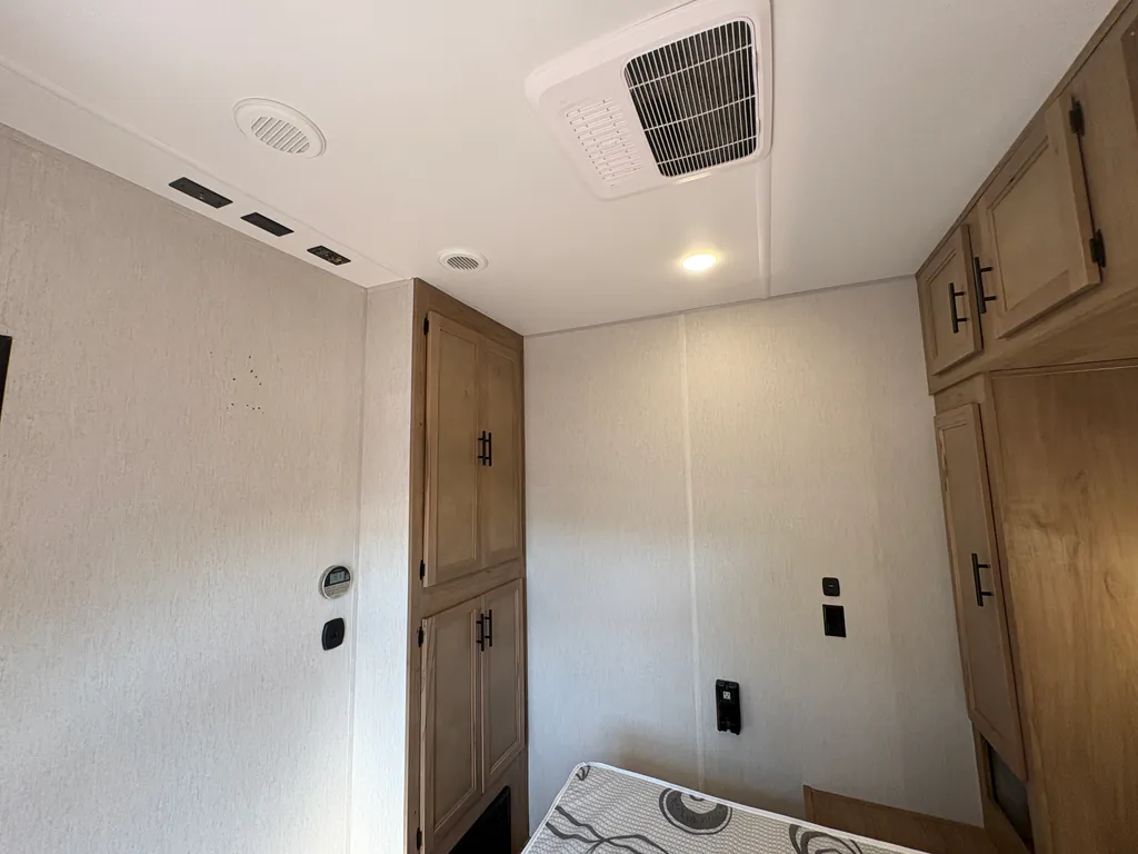 2023 Forest River Cherokee Timberwolf 39TN, Photos photo 32