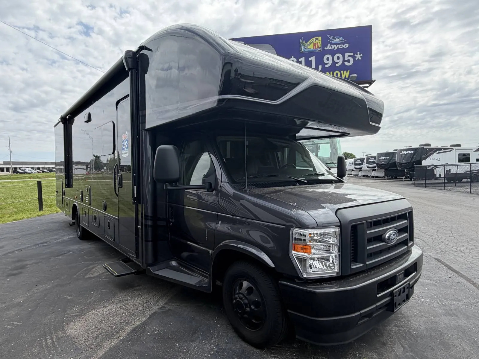 2026 Jayco Greyhawk 29MV - Photo 2