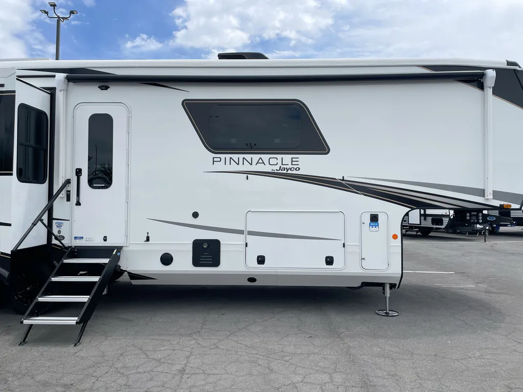 2027 Jayco Pinnacle 36FBTS, Photos photo 31