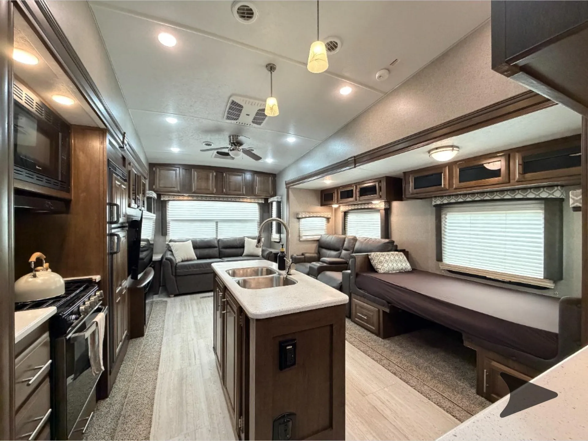 2019 Forest River Flagstaff Super Lite 528CKWS - Photo 3