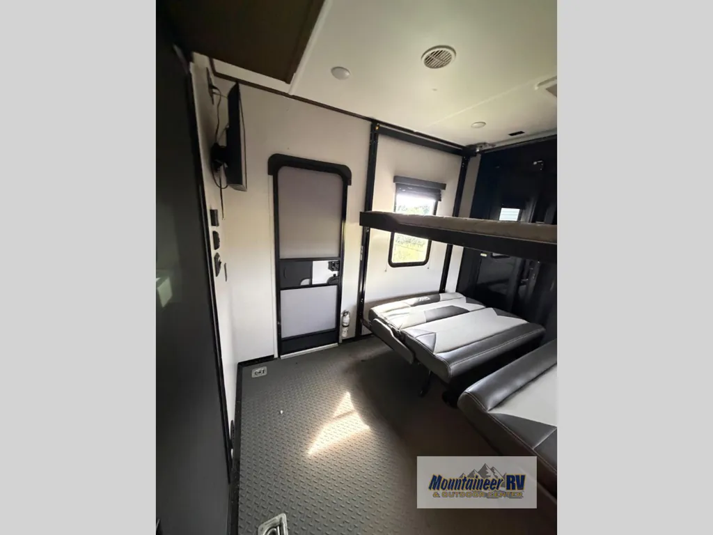 2021 Forest River XLR Hyperlite 3310, Photos photo 26