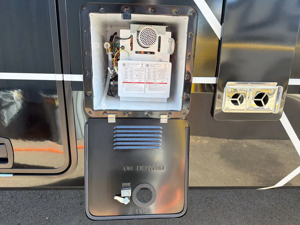 2026 Brinkley Model G 4000, Photos photo 32