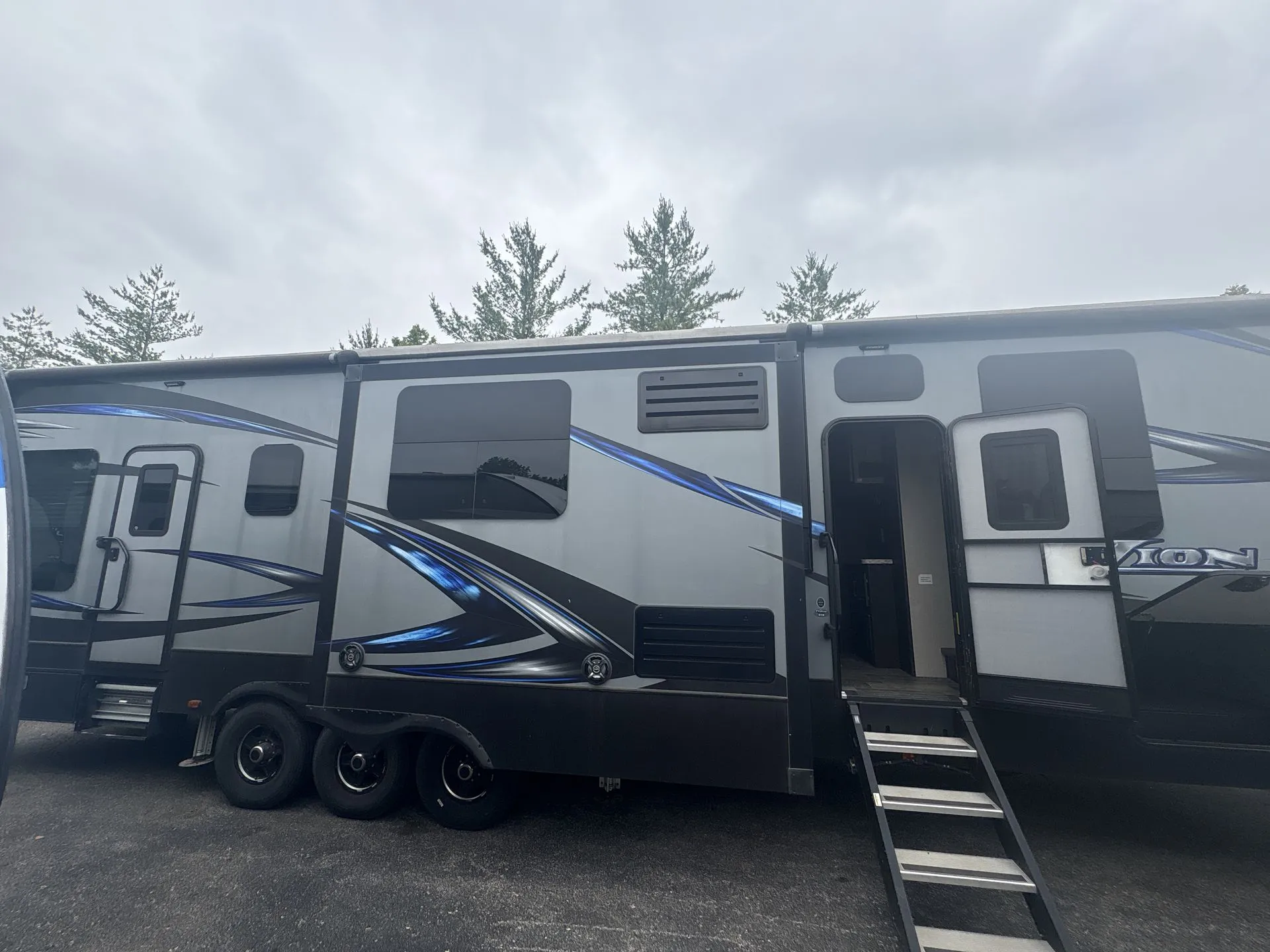 2017 Keystone Fuzion 414 - Photo 4
