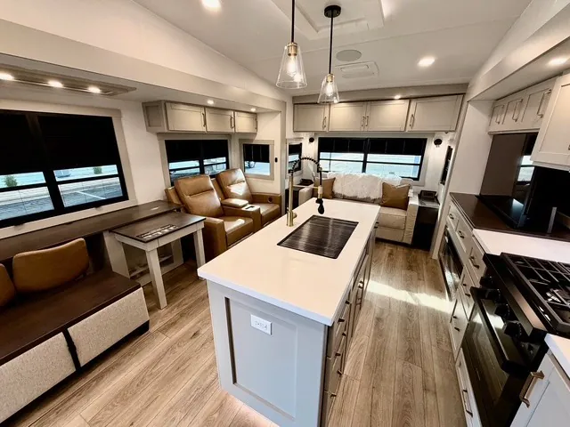 2026 Brinkley Model Z 3610, Kitchen photo 2